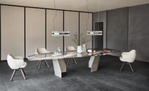 Senator table de Cattelan Italia est une sculpture fonctionnelle alliant verre artistique, métal et lumière. Une pièce iconique du design haut de gamme. Disponible chez D-Style Interior.