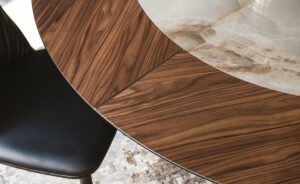 SOHO Ker-Wood table ronde design haut de gamme par Cattelan Italia, associant bois noble et céramique raffinée. Disponible chez D-Style Interior.