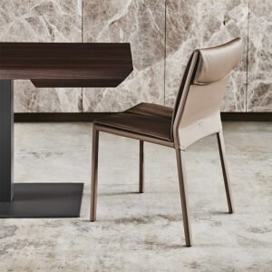 Isabel Chaise design haut de gamme signée Cattelan Italia, alliant confort généreux, lignes élégantes et finitions haut de gamme, disponible chez D-Style Interior.