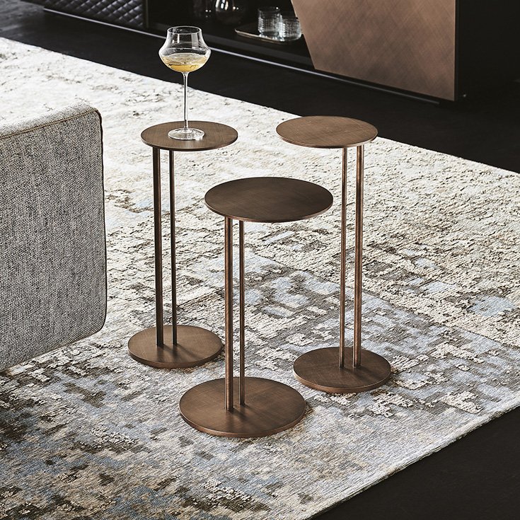 Table basse design haut de gamme Sting Brushed Cattelan Italia, en acier brossé main, disponible chez D-Style Interior.