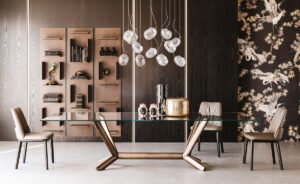 Planer table design haut de gamme aux lignes obliques et base en acier laqué, symbole du savoir-faire italien et d’une élégance intemporelle. Disponible chez D-Style Interior.