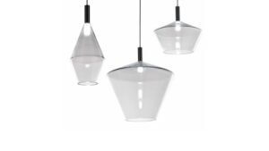 Suspension 24 Gradi design haut de gamme en verre soufflé transparent et acier poli par Reflex Angelo, élégante et contemporaine, disponible chez D-Style Interior