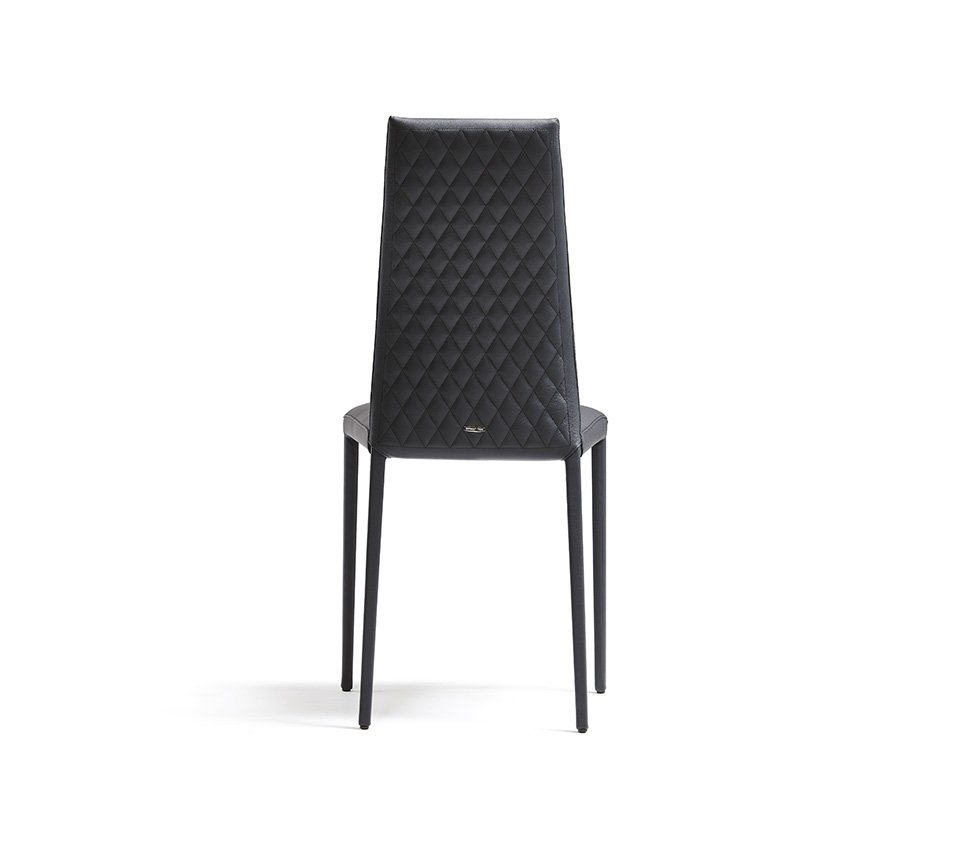 Kay Couture Chaise design rembourrée de Cattelan Italia avec dossier capitonné en cuir, disponible chez D-Style Interior.