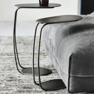 Table basse design haut de gamme Yago Cattelan Italia, aux courbes douces et finitions métalliques, disponible chez D-Style Interior.