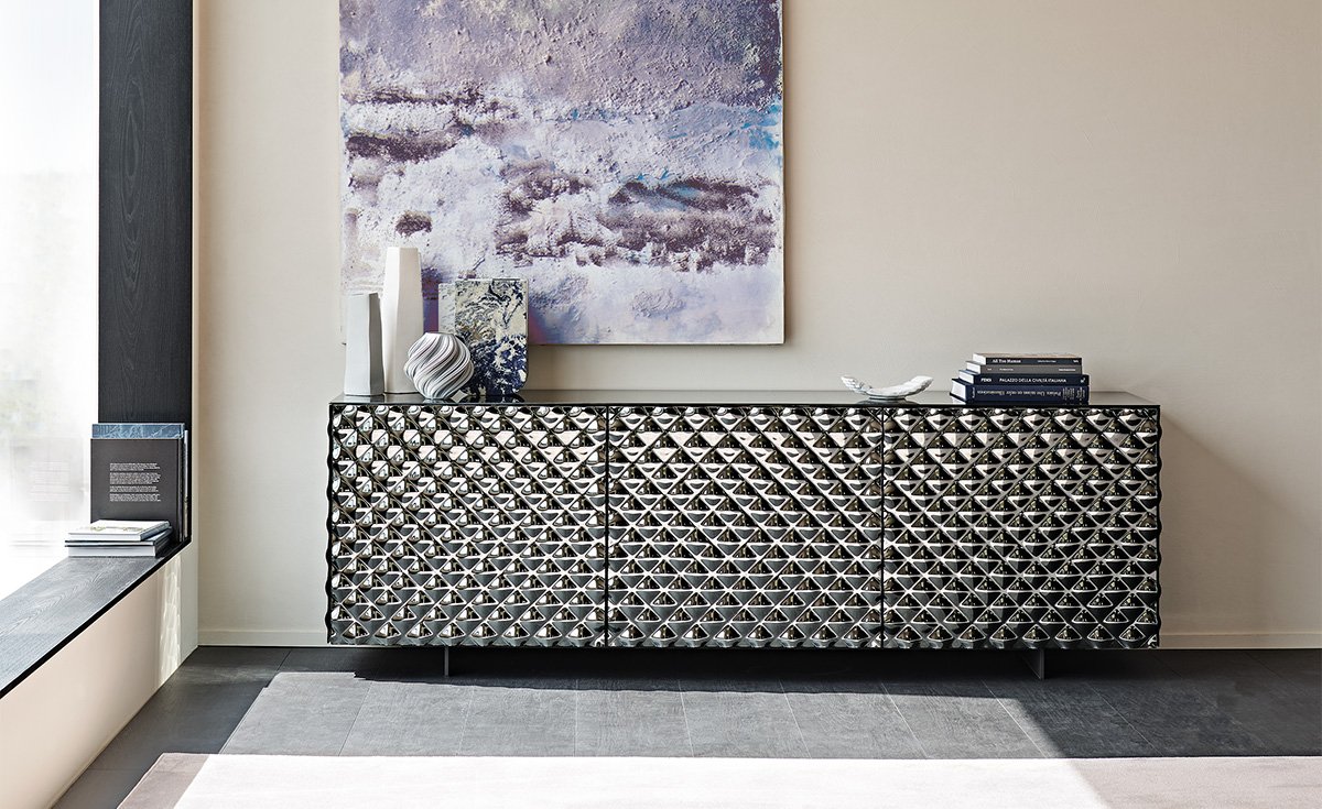 Buffet design haut de gamme Vivaldi par Cattelan Italia, verre miroir matelassé effet 3D avec reflets hypnotiques, disponible chez D-Style Interior