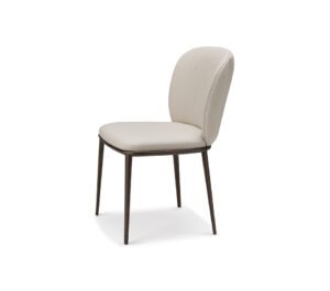 Chrishell ML Chaise design de Cattelan Italia, au dossier matelassé et structure en acier laqué, alliant confort et élégance contemporaine. Disponible chez D-Style Interior.