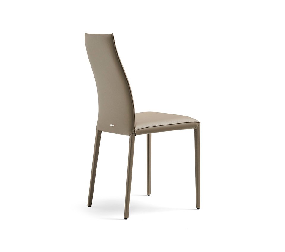 Kay Chaise design de Cattelan Italia en acier et cuir, élégante et contemporaine, disponible chez D-Style Interior.