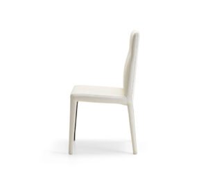 Agatha Flex Chaise design de Cattelan Italia, dotée d’un dossier flexible et d’une assise rembourrée pour un confort absolu. disponible chez D-Style Interior.