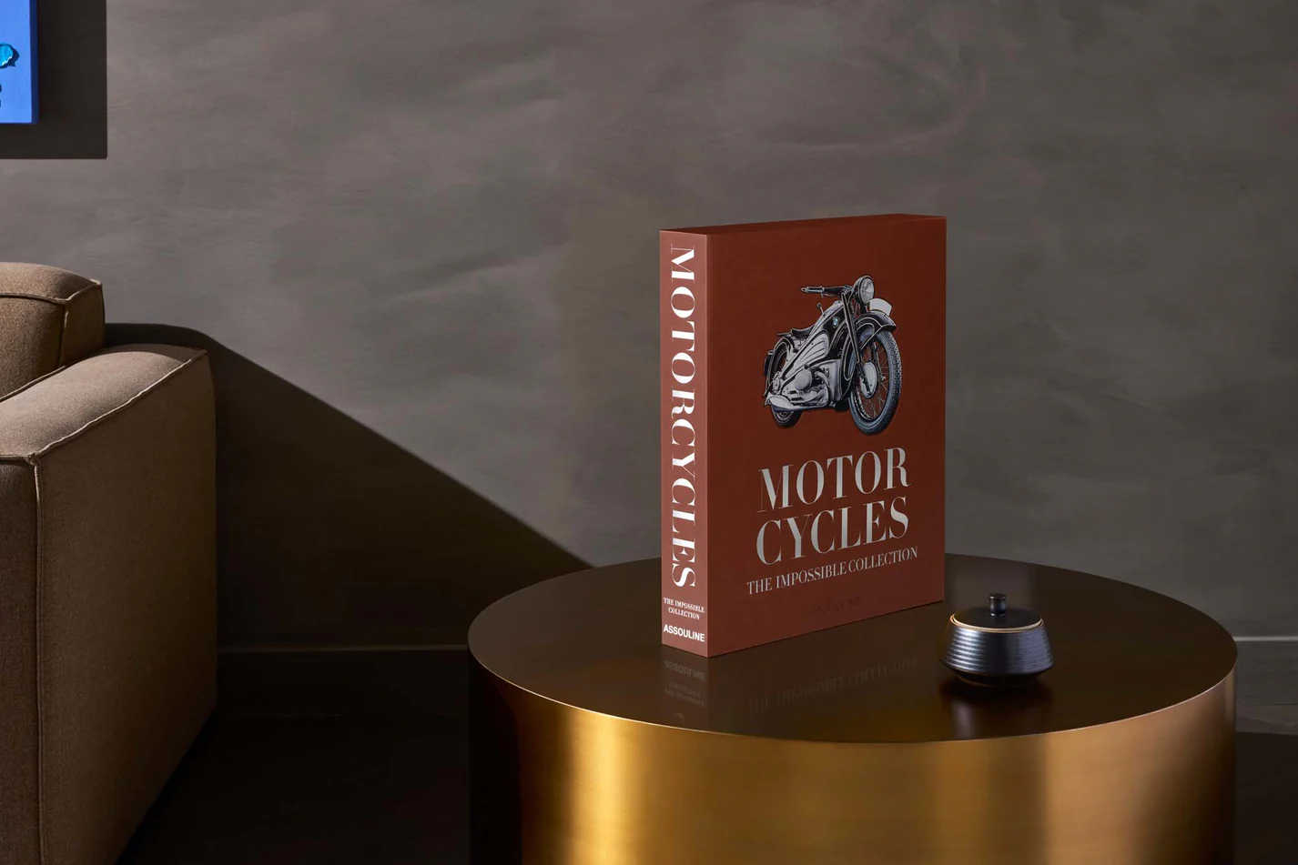 Livre design haut de gamme The Impossible Collection of Motorcycles Assouline, édition Ultimate Collection, disponible chez D-Style Interior.