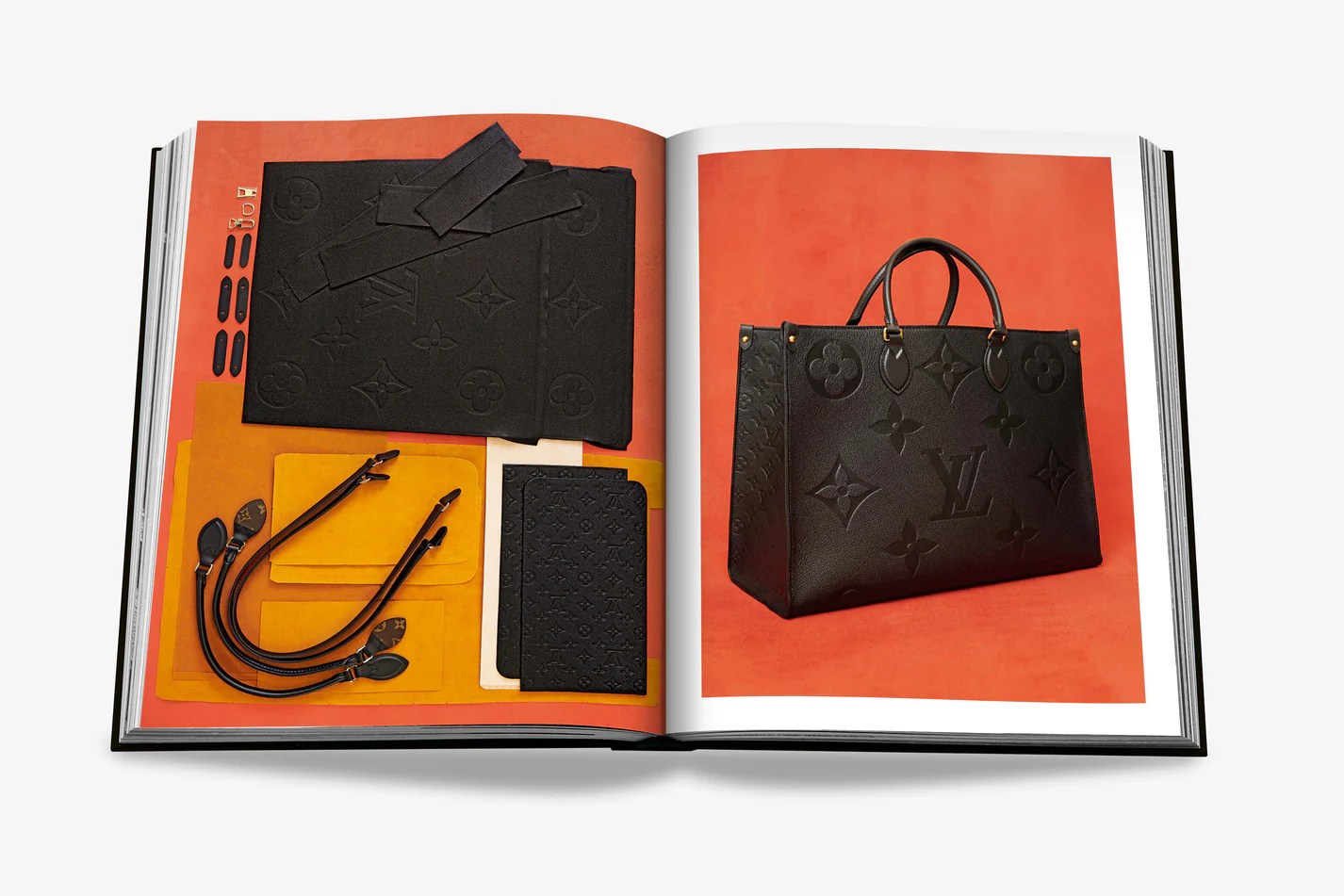 Livre design haut de gamme Louis Vuitton Manufactures par Assouline, édition Classics en couverture soie, disponible chez D-Style Interior.