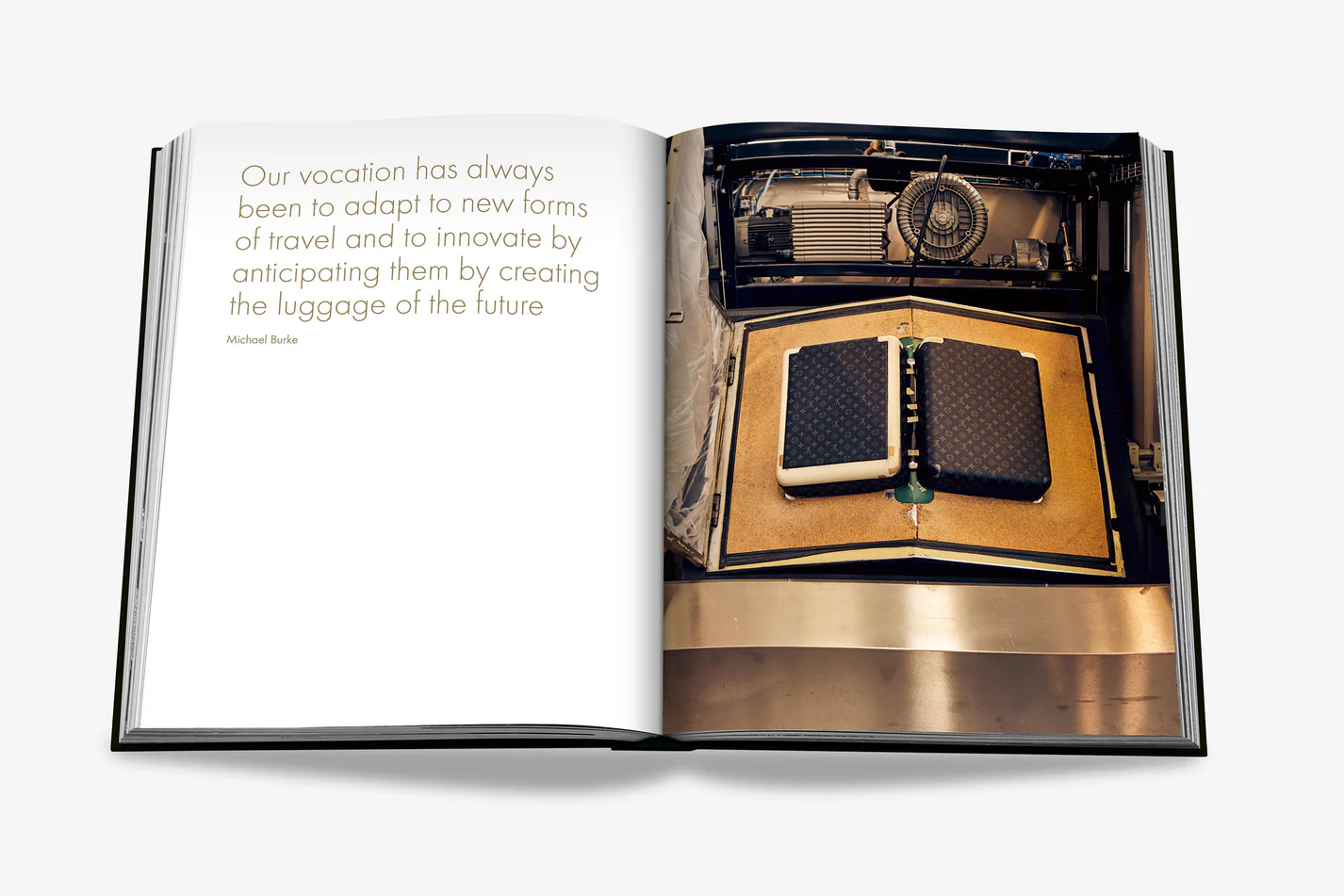 Livre design haut de gamme Louis Vuitton Manufactures par Assouline, édition Classics en couverture soie, disponible chez D-Style Interior.