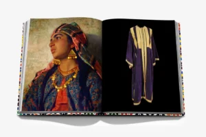 Livre design haut de gamme Moroccan Decorative Arts par Assouline, édition française sous étui lin, disponible chez D-Style Interior.
