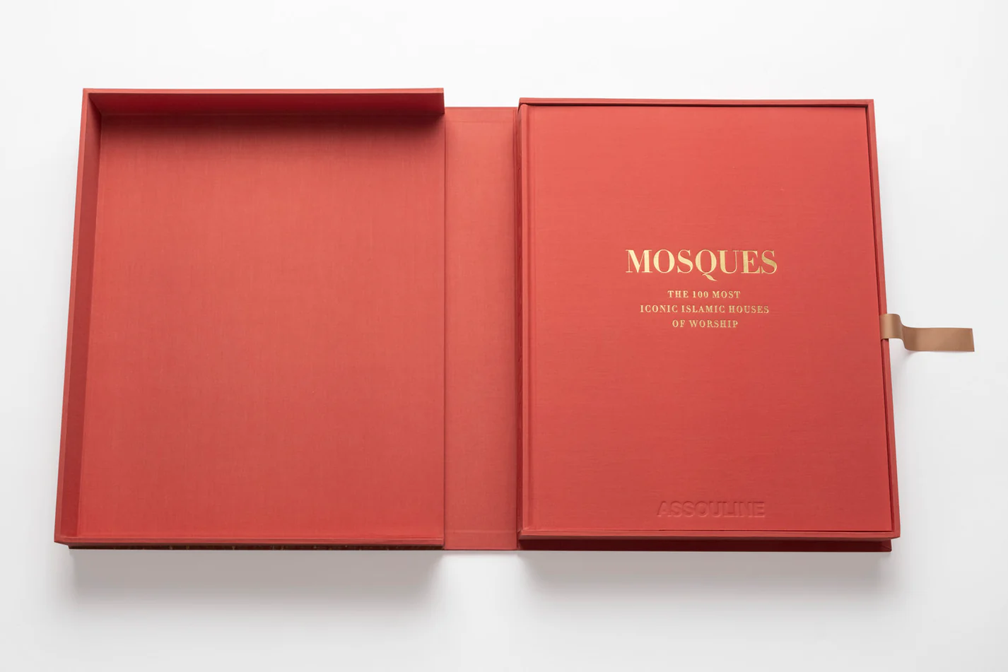 Livre design haut de gamme Mosques: The 100 Most Iconic Islamic Houses Of Worship Assouline, édition Ultimate Collection, disponible chez D-Style Interior.