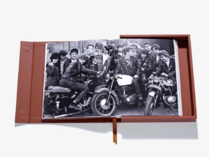 Livre design haut de gamme The Impossible Collection of Motorcycles Assouline, édition Ultimate Collection, disponible chez D-Style Interior.