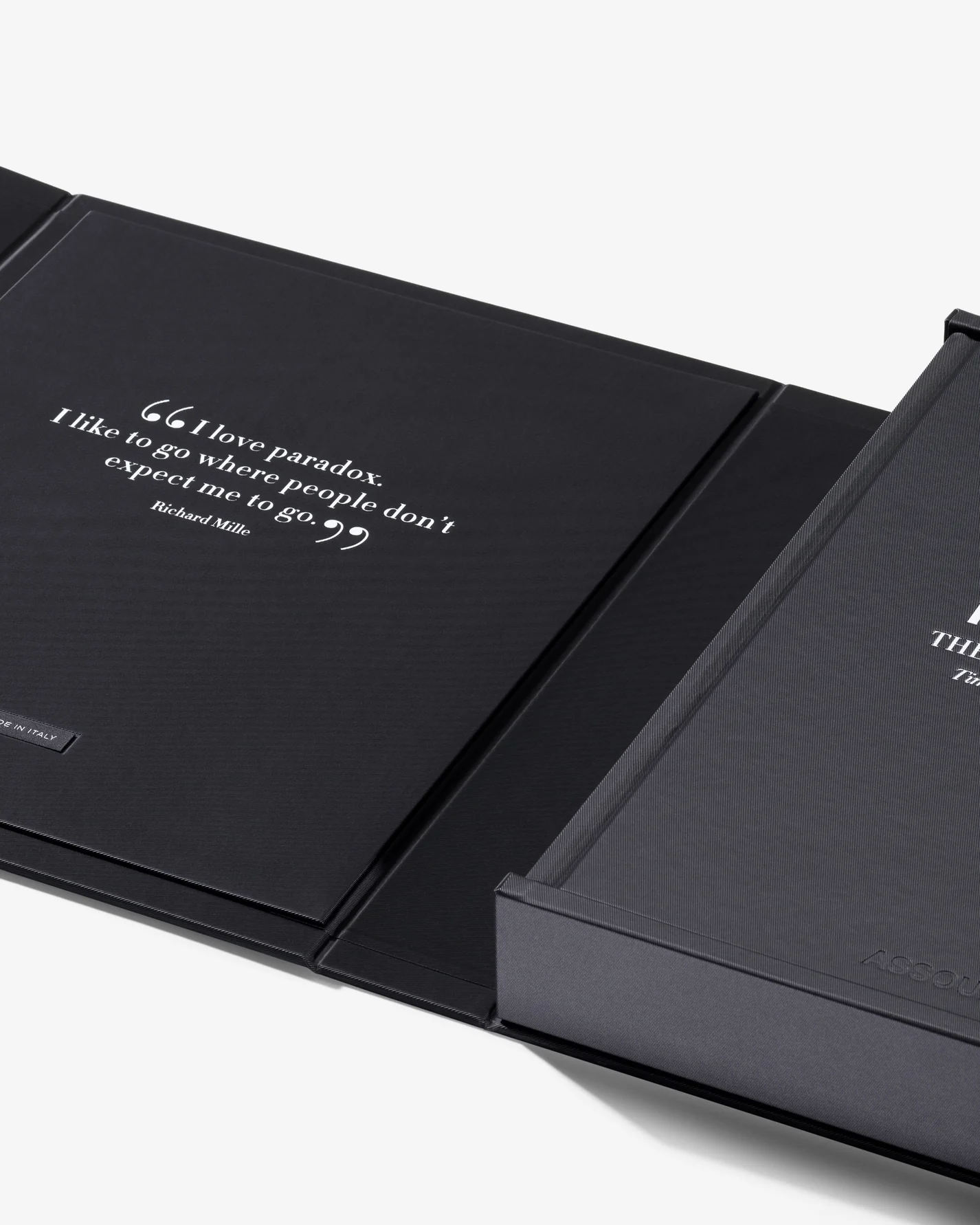 Livre design haut de gamme Richard Mille: The Impossible Collection par Assouline, édition ultime sous écrin, disponible chez D-Style Interior.
