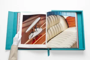 Livre design haut de gamme Riva Aquarama par Assouline, édition Ultimate sous écrin caoutchouc, disponible chez D-Style Interior.