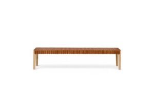 Stilt Weave table basse et tabouret d’Amura Lab allient cuir tissé à la main et design épuré, pour une élégance naturelle et intemporelle. Disponible chez D-Style Interior.