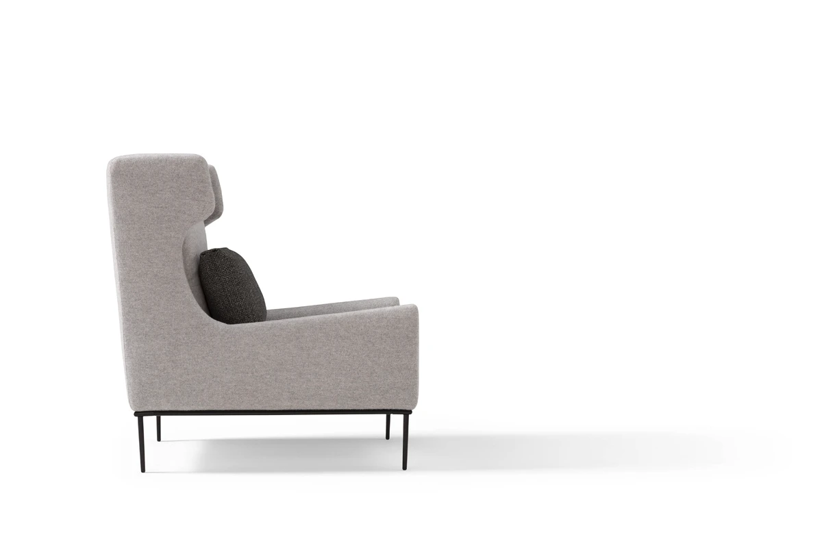 Alice fauteuil d’Amura Lab allie élégance contemporaine, confort raffiné et design italien intemporel. Disponible chez D-Style Interior.