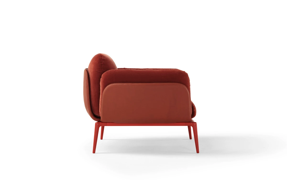 Brooklyn fauteuil par Amura Lab allie design contemporain, confort enveloppant et élégance italienne. Disponible chez D-Style Interior.