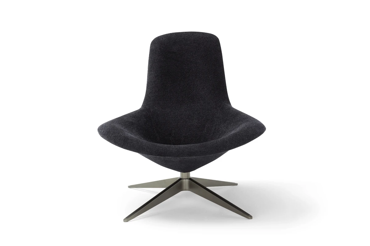 Medea fauteuil design haut de gamme par Amura Lab allie formes sculpturales, confort enveloppant et élégance italienne. Disponible chez D-Style Interior.