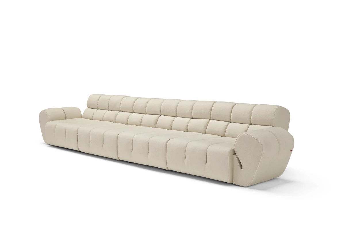 Palmo canapé d’Amura Lab, signé Emanuel Gargano, associe modularité, confort et élégance italienne pour une expérience d’accueil unique. Disponible chez D-Style Interior.