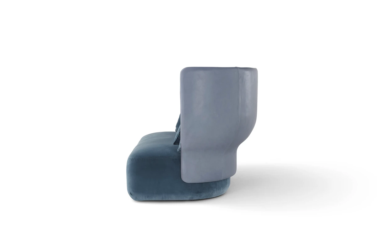 Wazaa Canapé design haut de gamme signé Stefano Bigi pour Amura Lab, Wazaa allie confort, modularité et charme rétro pour un intérieur unique et plein de personnalité. Disponible chez D-Style Interior.