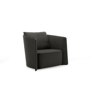 Butterfly | Fauteuil design haut de gamme Bentley Home en cuir ou tissu, assise profonde et accoudoirs évasés, disponible chez D-Style Interior.