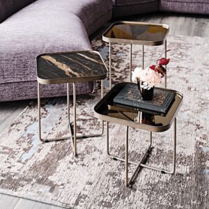 Table basse design haut de gamme Benny par Cattelan Italia, plateau verre miroir bronze carré avec pieds en X, disponible chez D-Style Interior.