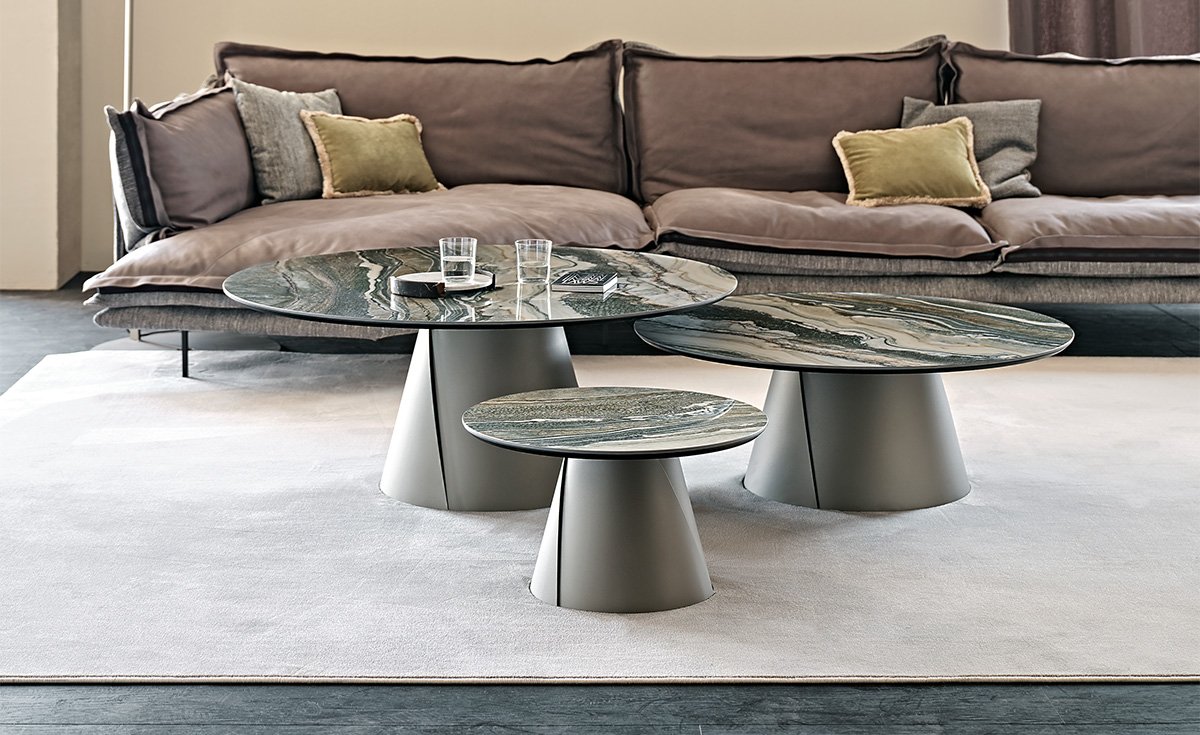 Table basse design haut de gamme Albert Keramik par Cattelan Italia, plateau céramique Marmi avec base conique métallique, disponible chez D-Style Interior.