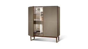 Meuble bar design haut de gamme Fidelio par Poltrona Frau, structure frêne avec intérieur érable éclairé, disponible chez D-Style Interior