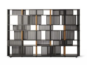 Bibliothèque design Lloyd par Poltrona Frau, système à géométrie variable avec grilles coulissantes, disponible chez D-Style Interior
