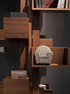 Bibliothèque design haut de gamme Albero par Poltrona Frau, structure noyer massif rotative 360°, disponible chez D-Style Interior