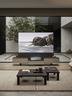Meuble TV design haut de gamme Fidelio Leica par Poltrona Frau x Leica, écran intégré 100 pouces, structure frêne massif, disponible chez D-Style Interior