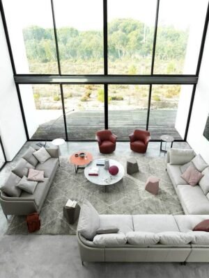 Canapé design haut de gamme Bretagne par Poltrona Frau, structure hêtre avec coque cuir Pelle Frau® et assise plumes, disponible chez D-Style Interior