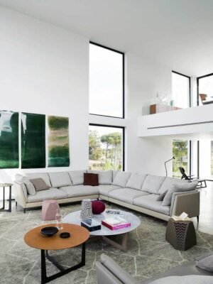 Canapé design haut de gamme Bretagne par Poltrona Frau, structure hêtre avec coque cuir Pelle Frau® et assise plumes, disponible chez D-Style Interior