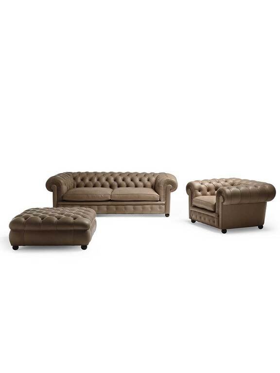 Canapé design haut de gamme Chester One par Poltrona Frau, structure hêtre avec capitonnage iconique et assise approfondie, disponible chez D-Style Interior