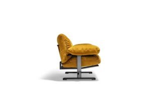 Canapé design haut de gamme Ouverture par Poltrona Frau, structure acier noir mat avec coussins plumes déhoussables, disponible chez D-Style Interior