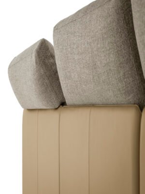 Blisscape Canapé Poltrona Frau : canapé design haut de gamme trois places signé Serafini + Palomba. Structure cuir, coussins amovibles. D-Style Interior.