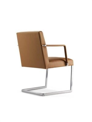 Chancellor | Chaise Conference Poltrona Frau, design haut de gamme par Lievore - Altherr - Molina, revêtement cuir Pelle Frau®. Disponible chez D-Style Interior.