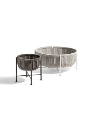 Cestlavie Outdoor Panier, table basse design haut de gamme Poltrona Frau, aluminium et corde tressée, élégante et résistante, disponible chez D-Style Interior.