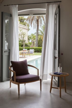 The Secret Garden | Table basse design haut de gamme Poltrona Frau, teck massif naturel et plateau en grès émaillé, disponible chez D-Style Interior