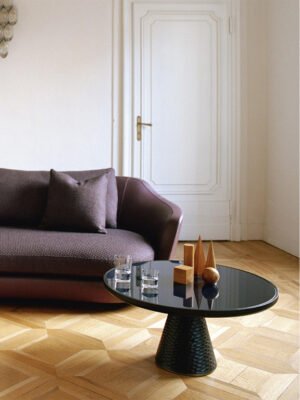 DUO | Table basse design haut de gamme Poltrona Frau, frêne massif sculpté à la main et plateau en marbre ou verre laqué, disponible chez D-Style Interior