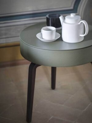 Fiorile | Table basse design haut de gamme Poltrona Frau avec tiroirs, base frêne moka ou wengé, plateau cuir Pelle Frau® ou bois marqueté, formes modulables, disponible chez D-Style Interior