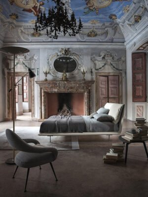 Fiorile | Table basse design haut de gamme triangulaire Poltrona Frau, piètement frêne moka ou wengé, plateau bois ou marbre Calacatta, formes modulables, disponible chez D-Style Interior