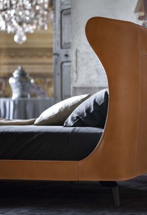 Volare Due Lit design haut de gamme par Poltrona Frau en cuir Pelle Frau® et bois massif, design italien, disponible chez D-Style Interior