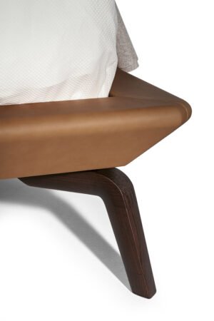 Volare Due Lit design haut de gamme par Poltrona Frau en cuir Pelle Frau® et bois massif, design italien, disponible chez D-Style Interior