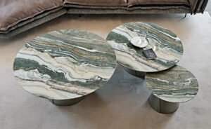 Table basse design haut de gamme Albert Keramik par Cattelan Italia, plateau céramique Marmi avec base conique métallique, disponible chez D-Style Interior.
