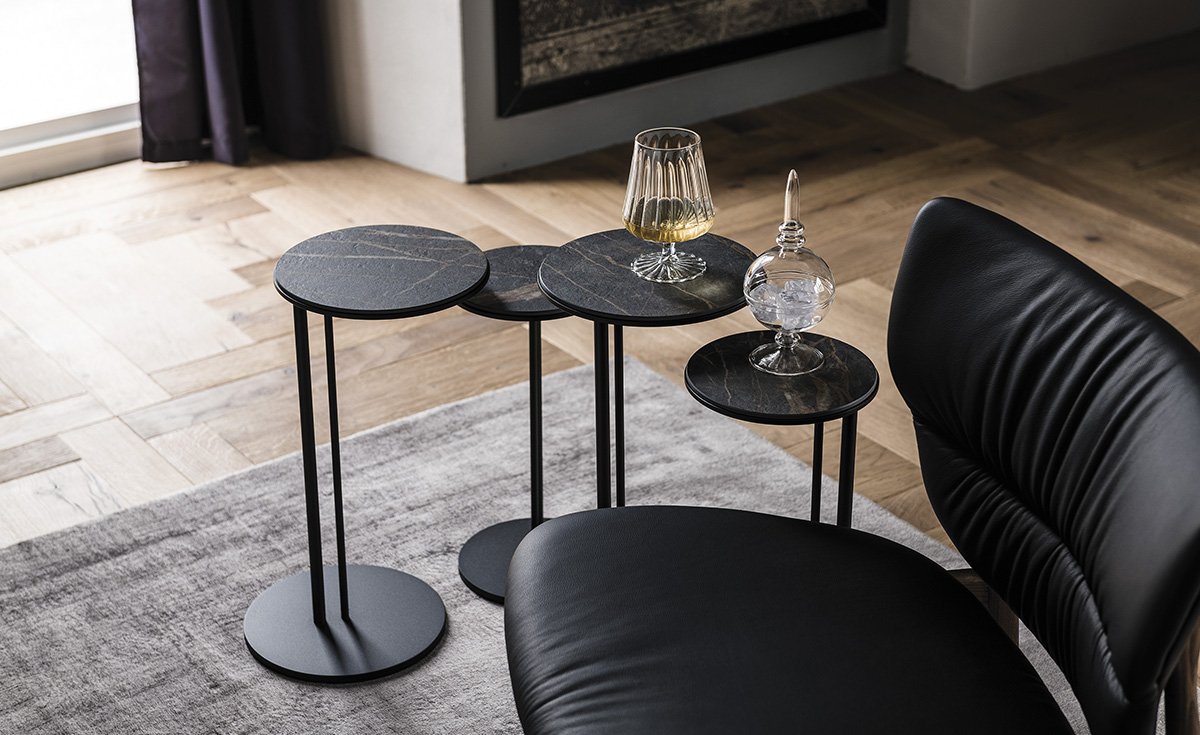 Table basse design haut de gamme Sting Cattelan Italia, plateau céramique Marmi sur base acier embouti, disponible chez D-Style Interior.