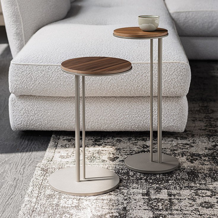 Table basse design haut de gamme Sting Wood Cattelan Italia, plateau en bois noble sur base acier embouti, disponible chez D-Style Interior.