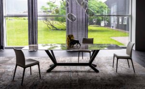 Planer Crystalart de Cattelan Italia, une table design haut de gamme en verre décoratif et acier laqué, alliant élégance, modernité et savoir-faire italien.